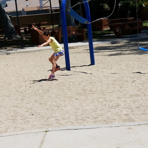 Meet your Posher, Mon - Picture 1 of 1